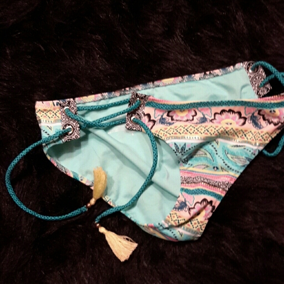 Shade & shore bikini set - Picture 3 of 6